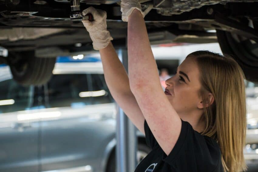 50% des femmes déclarent qu'elles ne considéreraient pas travailler dans l'industrie automobile.
