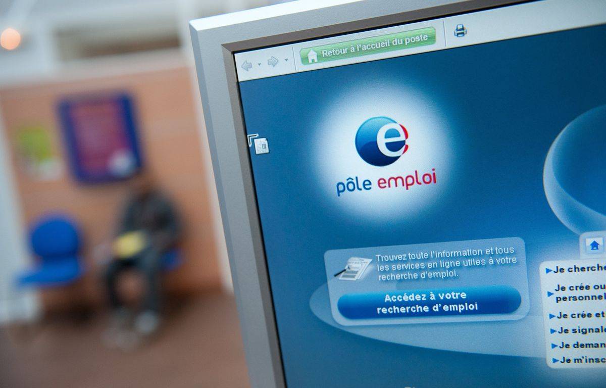 Le projet de loi « Pour l'emploi total » est adopté par le Sénat.