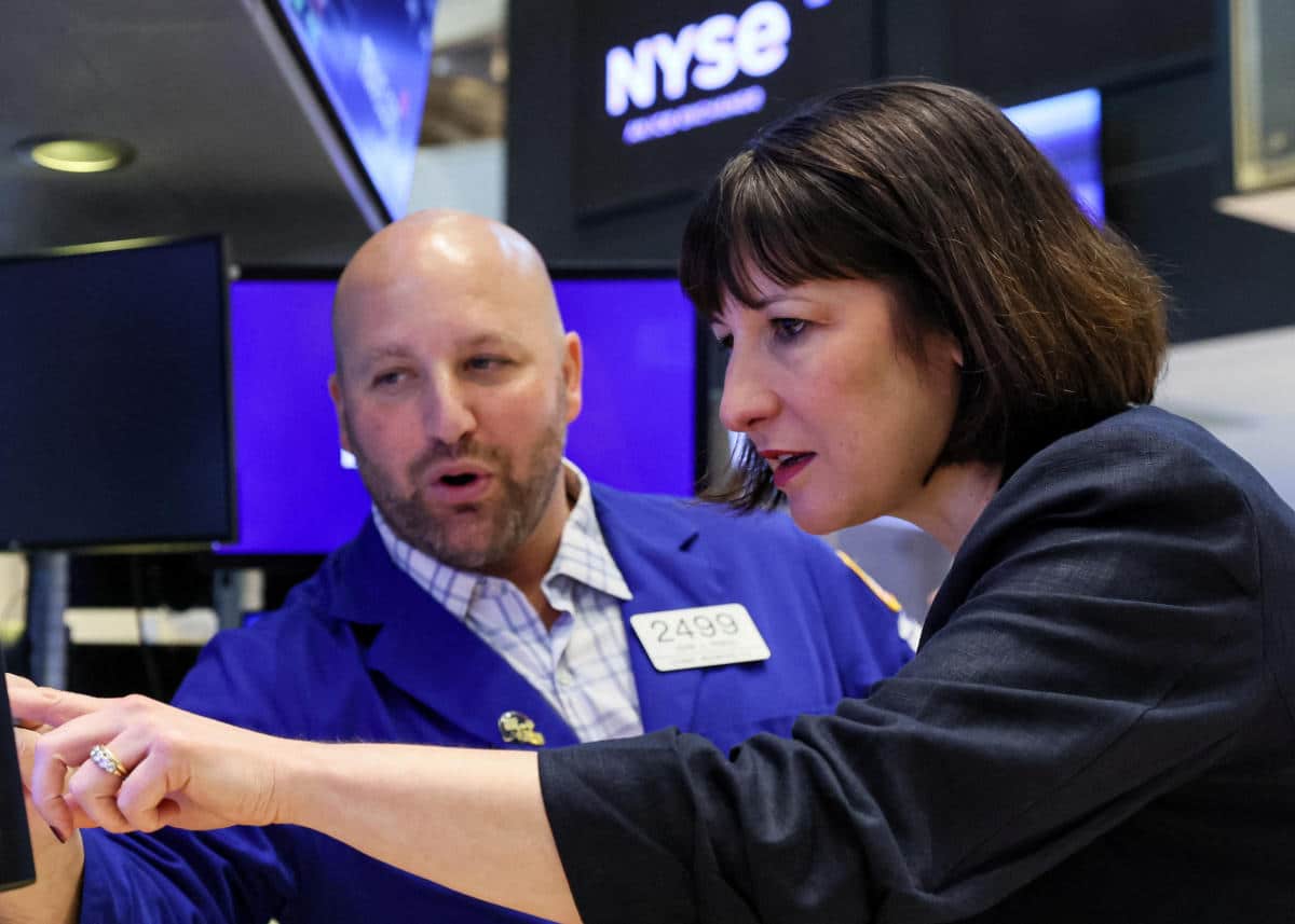 Les marchés boursiers sont mitigés, le Nasdaq est en hausse grâce à Tesla : Les nouvelles du marché boursier aujourd'hui