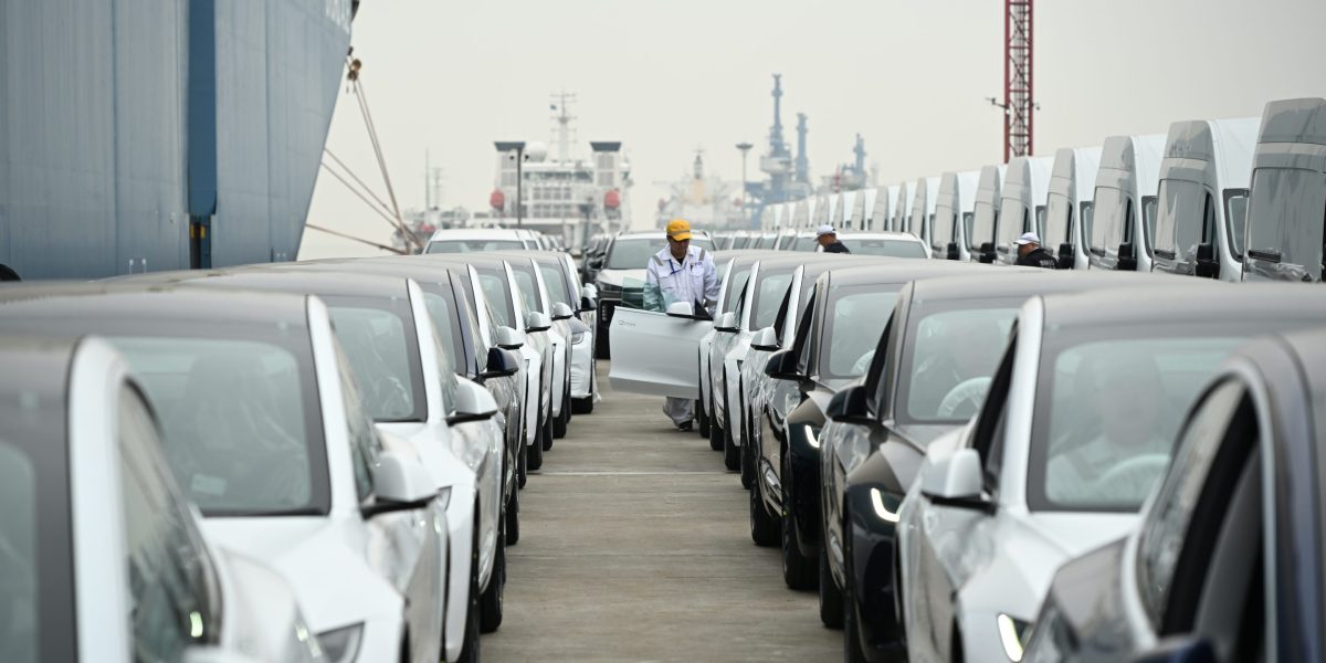 Tesla réduit la production de véhicules électriques dans son usine chinoise en raison d'une faible croissance des ventes et d'une concurrence intense sur le plus grand marché automobile du monde