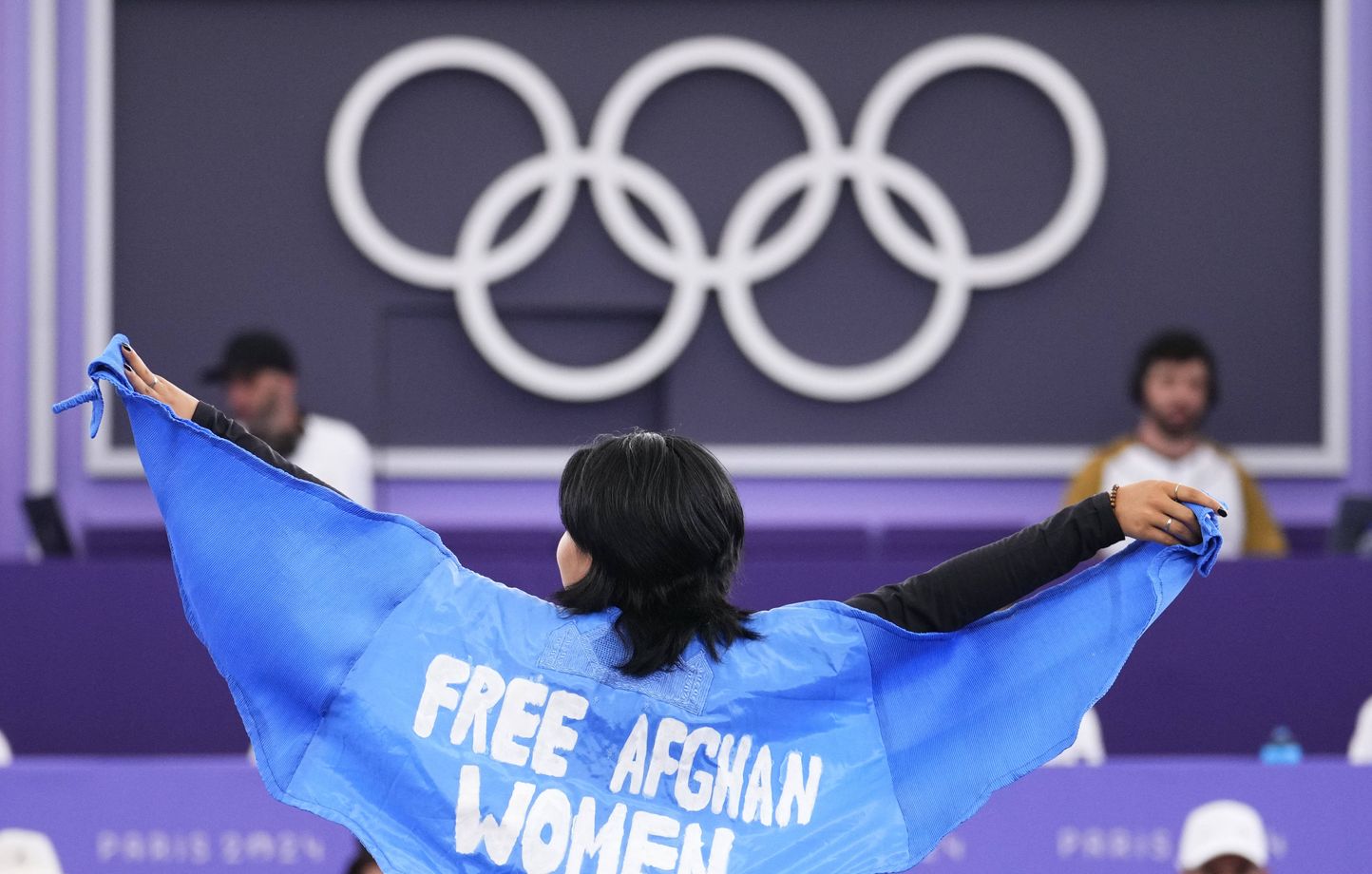 « Talash, b-girl afghane disqualifiée, raconte comment jeter une burqa l'a libérée »